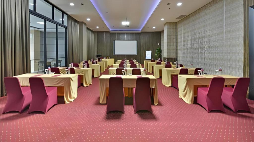 Travello Hotel Бандунг Экстерьер фото
