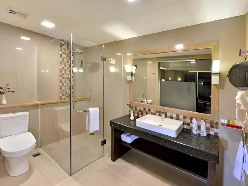 Travello Hotel Бандунг Экстерьер фото