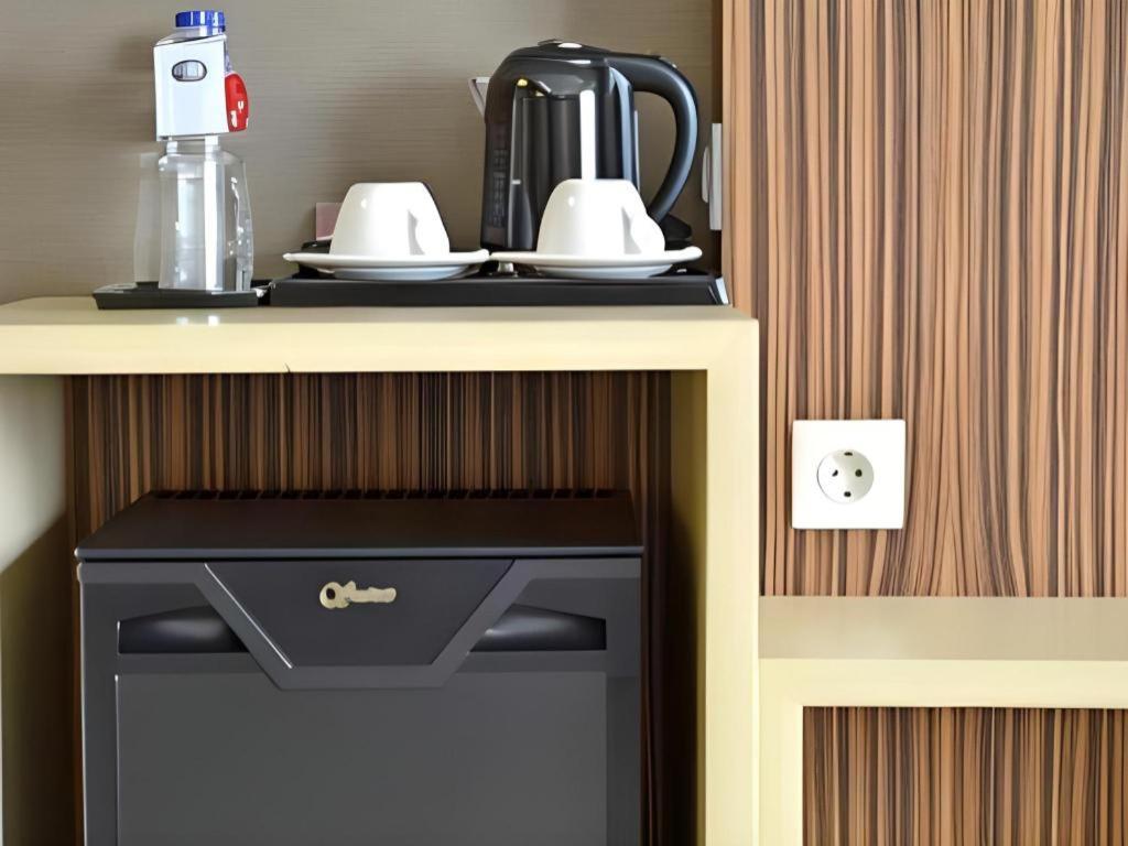 Travello Hotel Бандунг Экстерьер фото