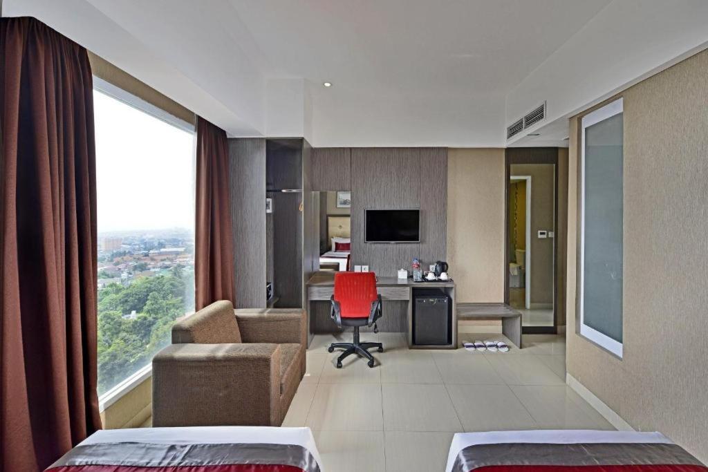 Travello Hotel Бандунг Экстерьер фото